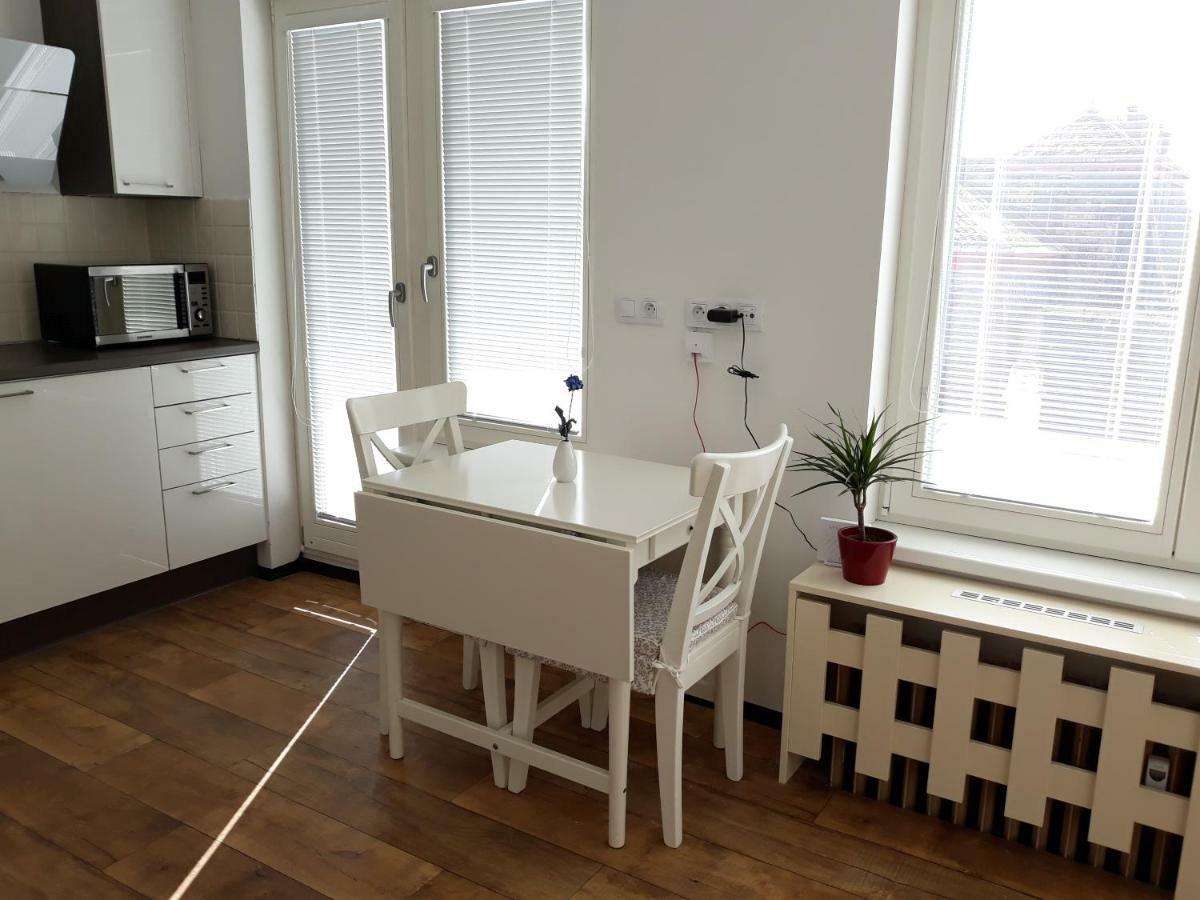 Cool Studio Lejlighed Prag Eksteriør billede